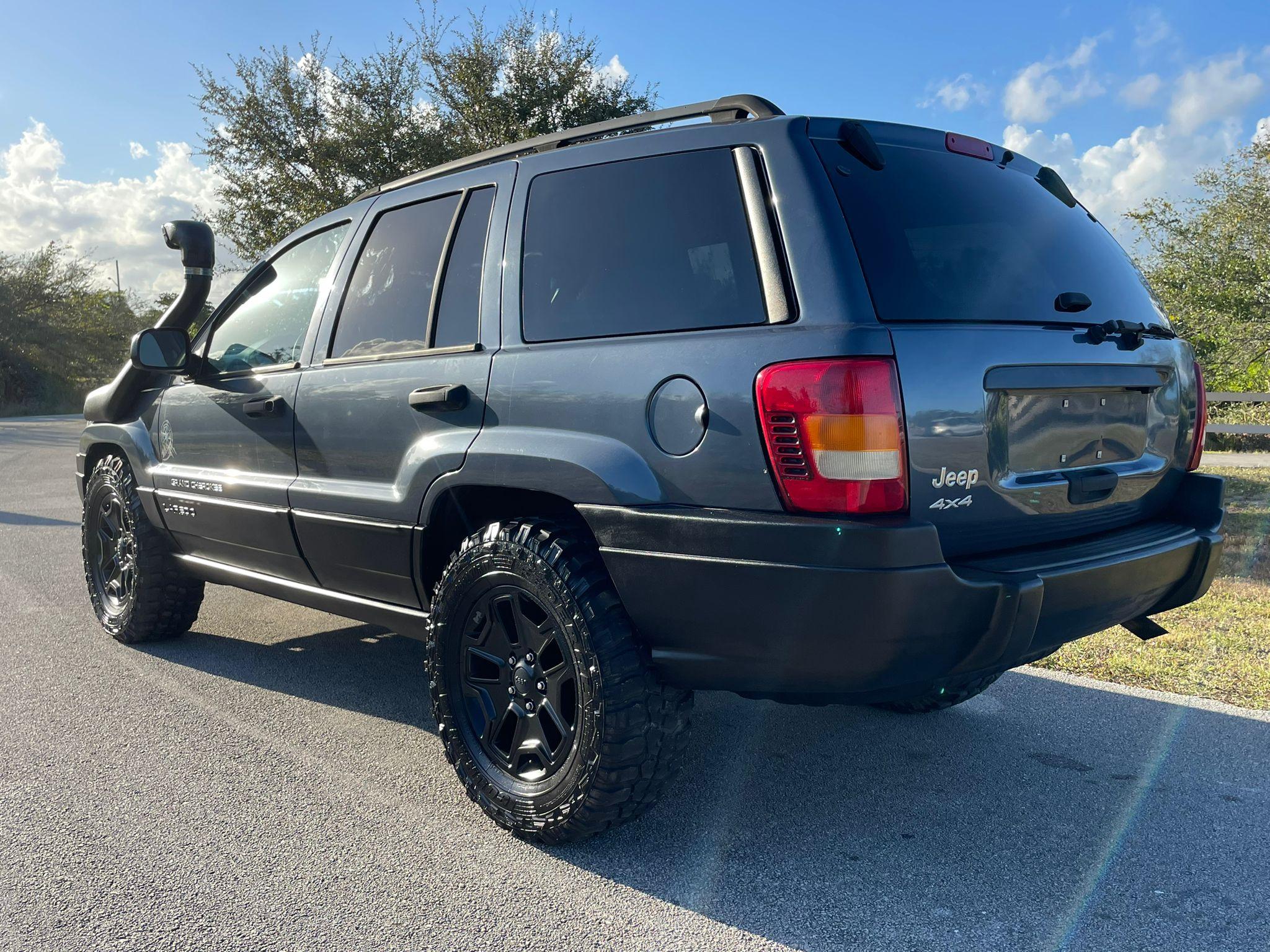 2004 Jeep Grand Cherokee. 4X4. 6 cylinder inline.