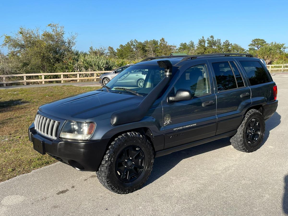 2004 Jeep Grand Cherokee. 4X4. 6 cylinder inline.