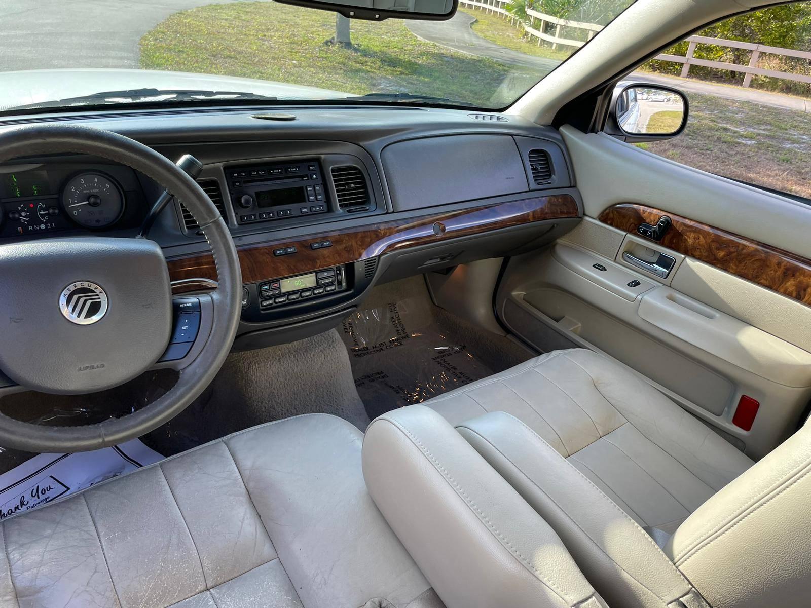 2008 Mercury Grand Marquis Sedan.V8, alloy wheels, sunroof.Power steering,