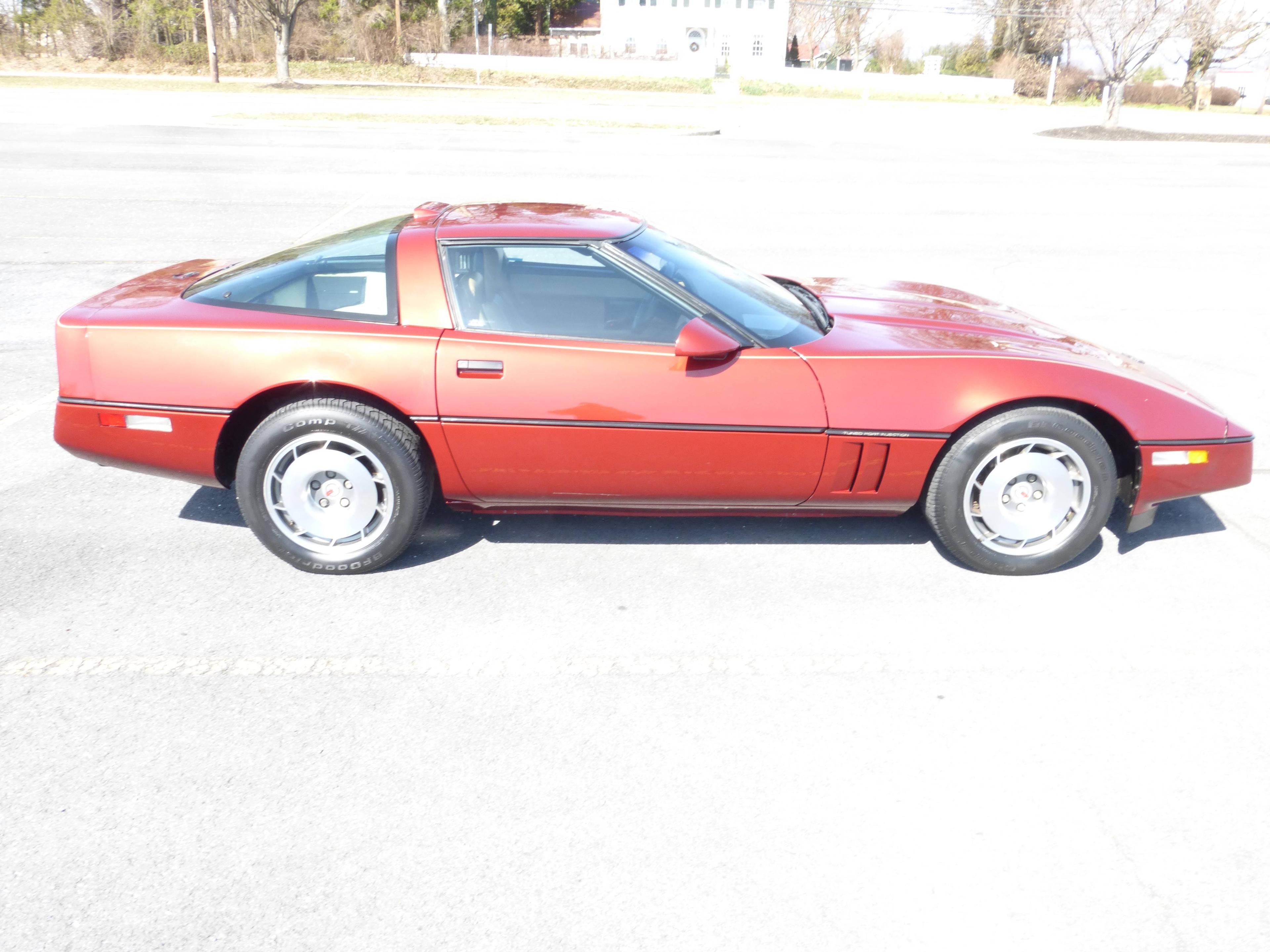 1987 Chevrolet Corvette Coupe.Low actual miles as stated on title.Manual tr