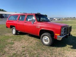 1984 GMC Suburban SW. Very rare factory 4 speed. 350 V8 engine. Two local o