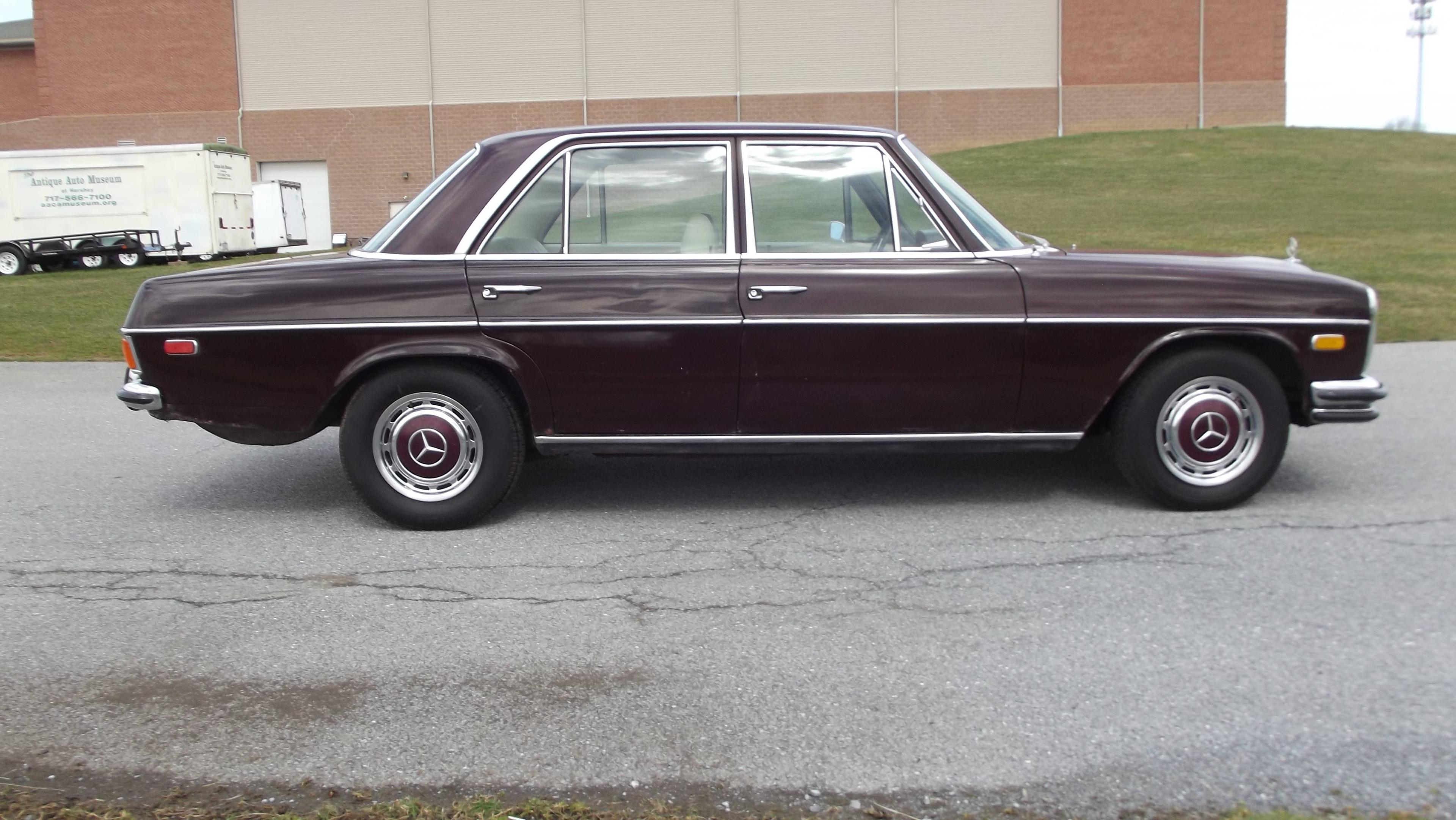 1970 Mercedes-Benz 250 Sedan.Runs and drives.Has been sitting for a while a