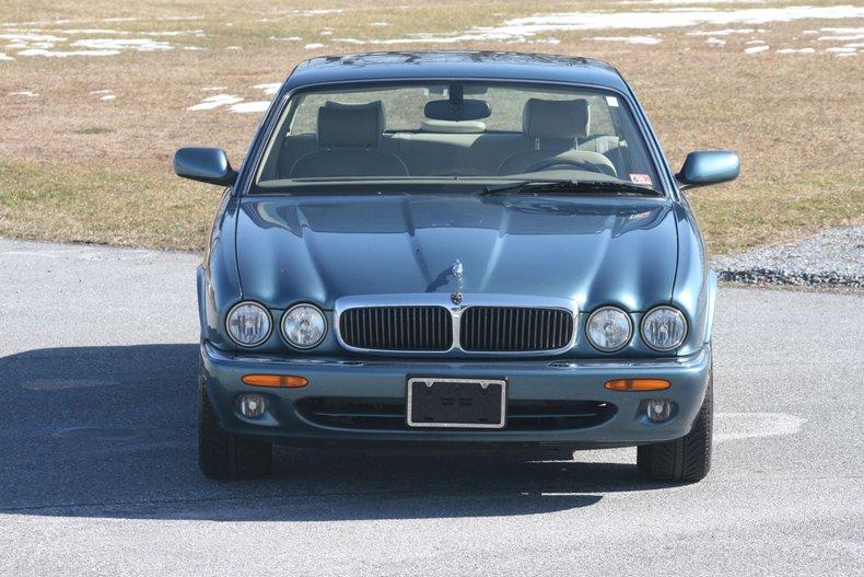 2001 Jaguar XJ8