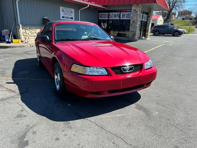 2000 Ford Mustang