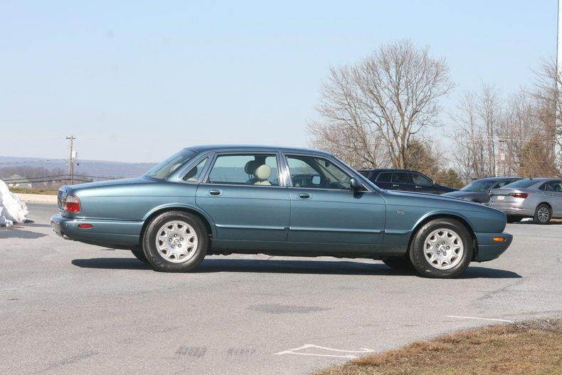 2001 Jaguar XJ8