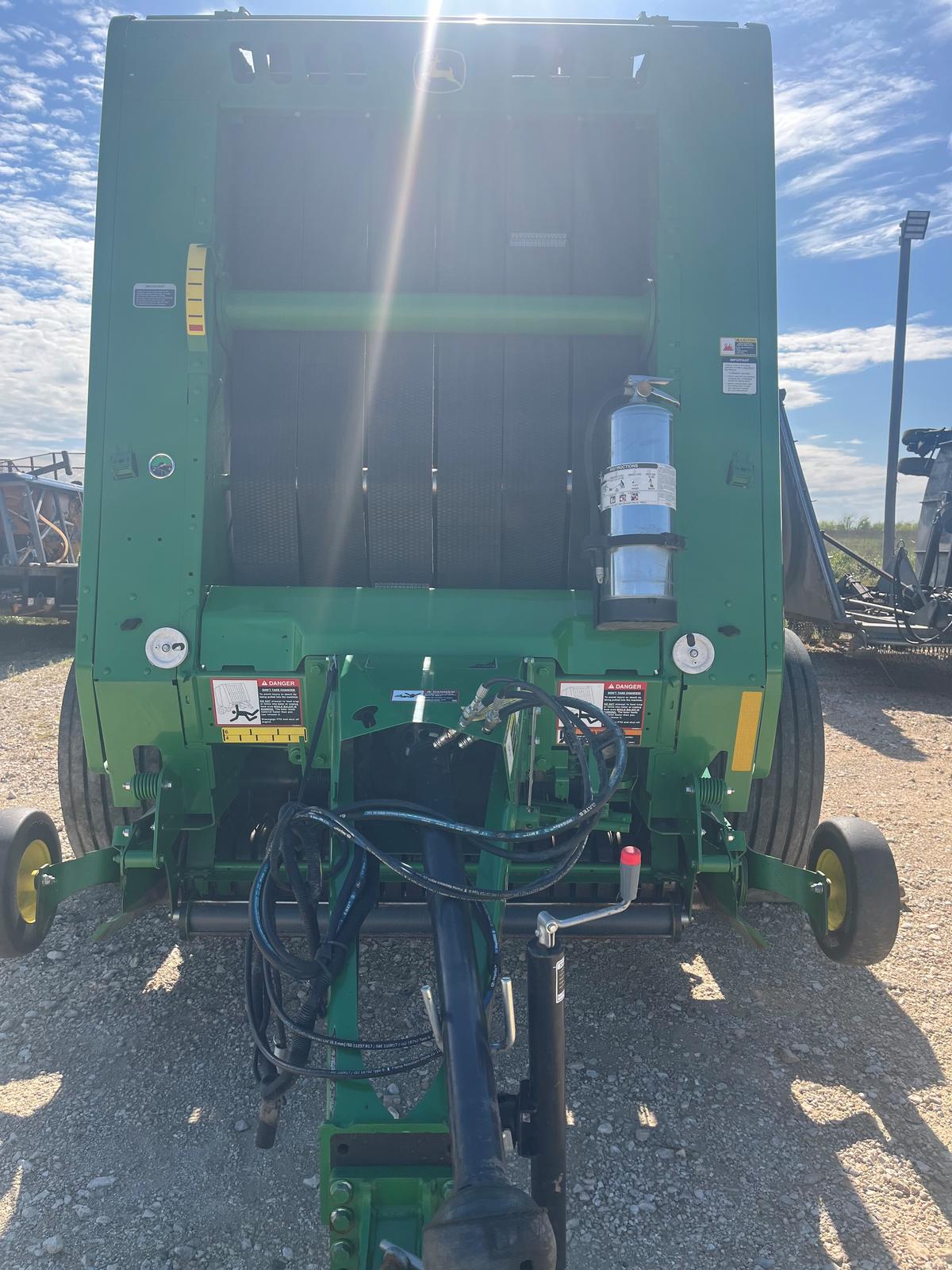 JD Round Baler w/ Monitor