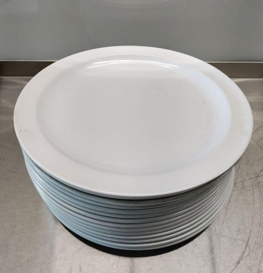 White plastic plates