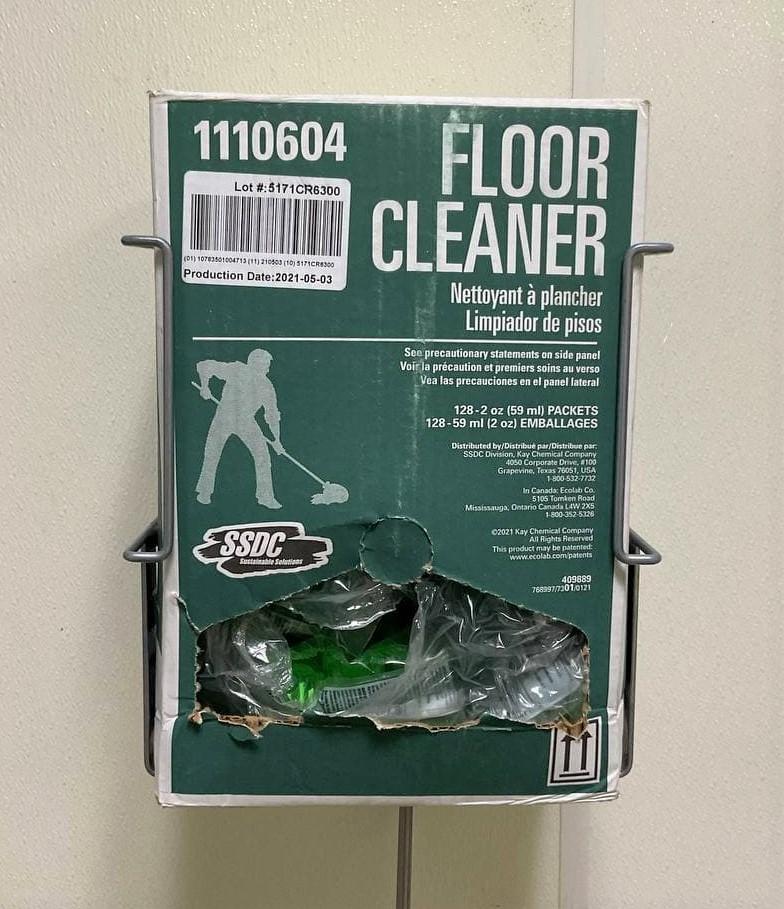 Floor cleaner, mop and bucket