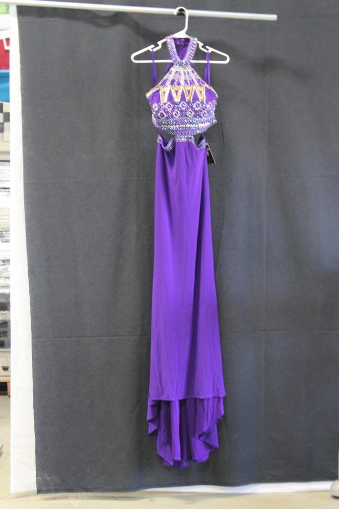 Dave and Johnny Purple Halter Sequin Gown Size: 44322