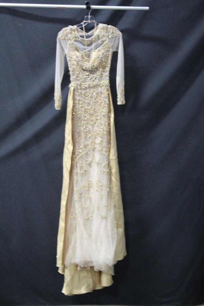 Jovani White and Gold Long Sleeved Full Length Dress Size: 0