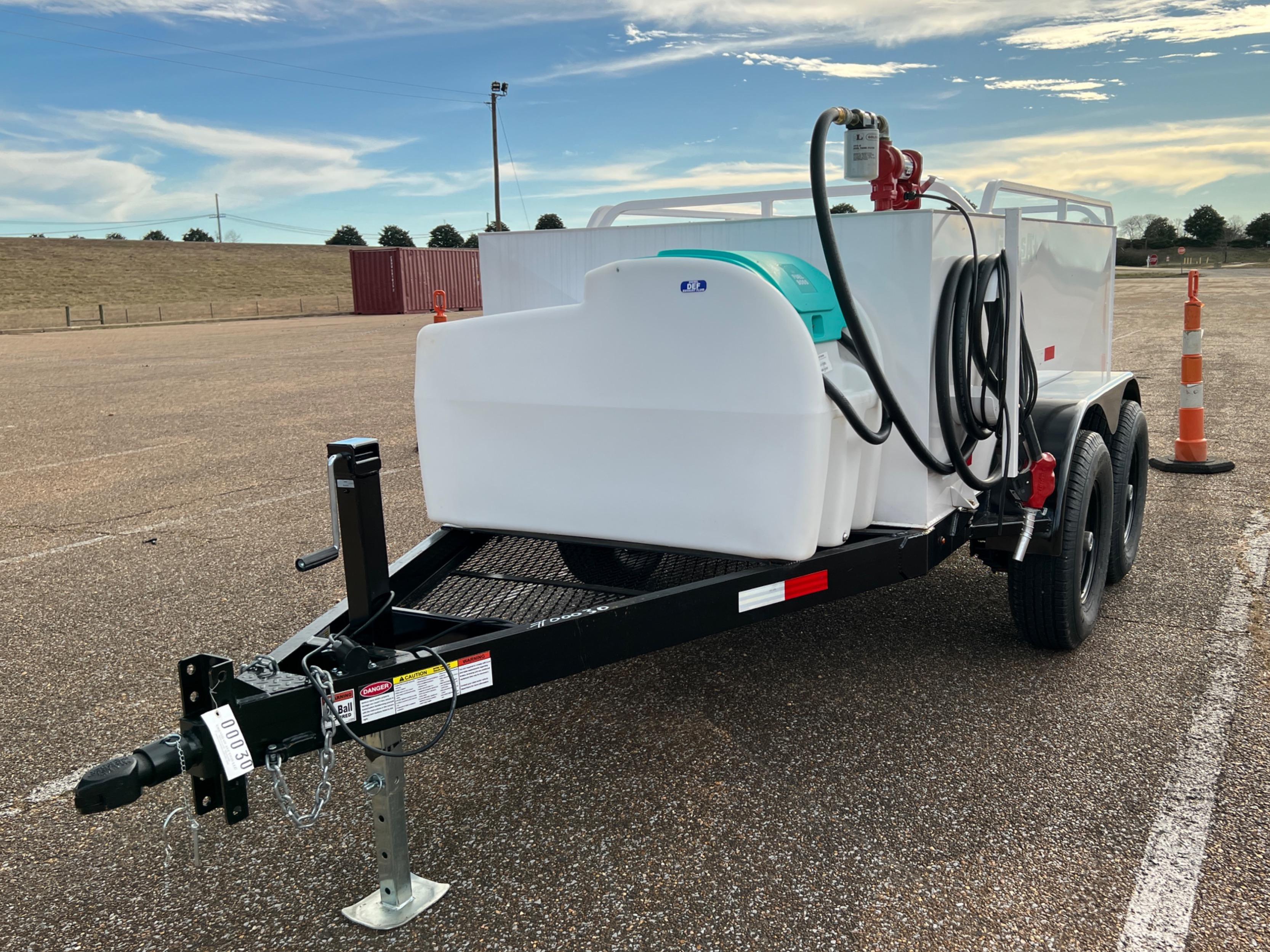 1000 Gal Fuel Trailer w/Pump & 75 Gal Def Tank (White)