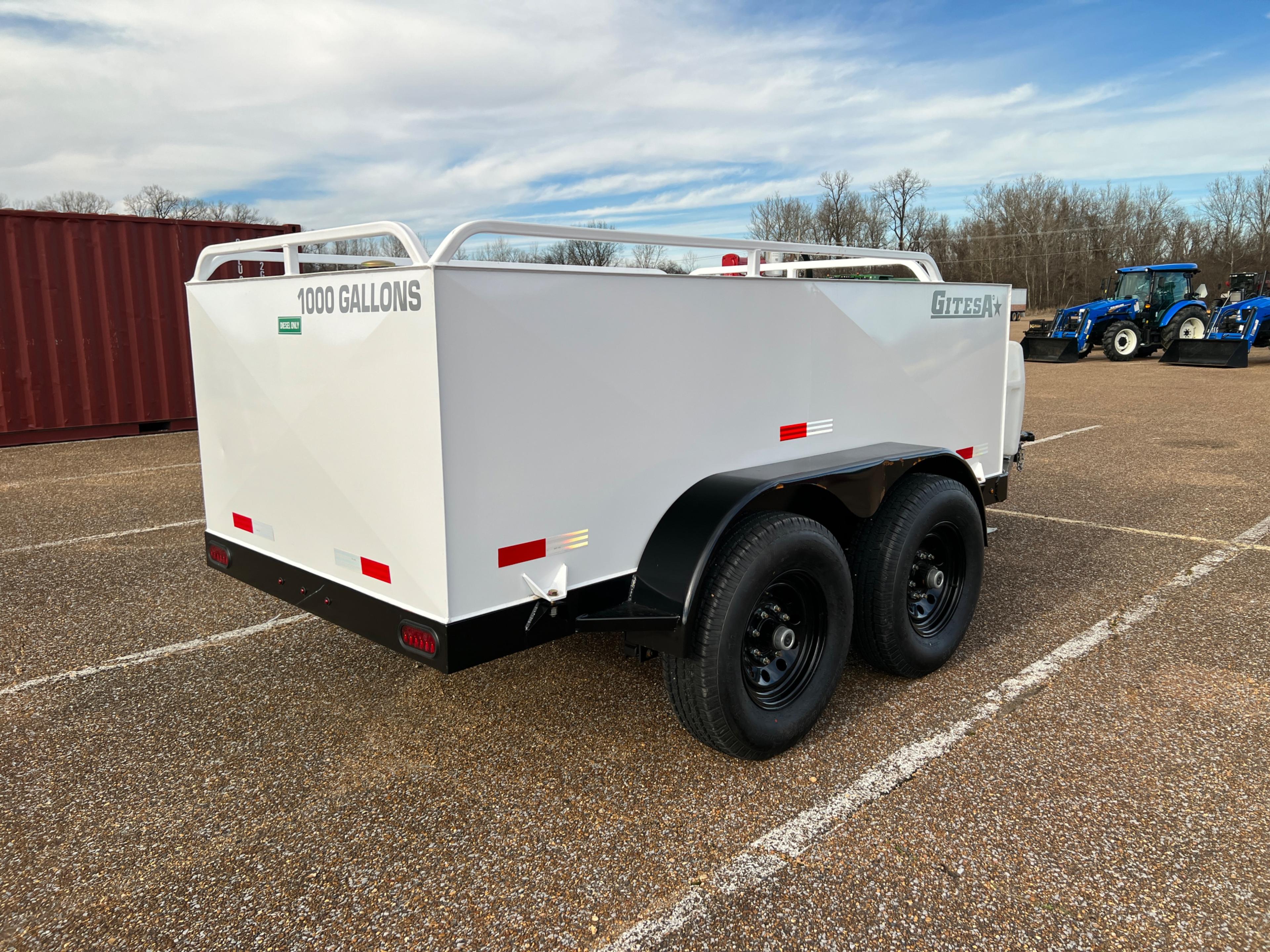 1000 Gal Fuel Trailer w/Pump & 75 Gal Def Tank (White)