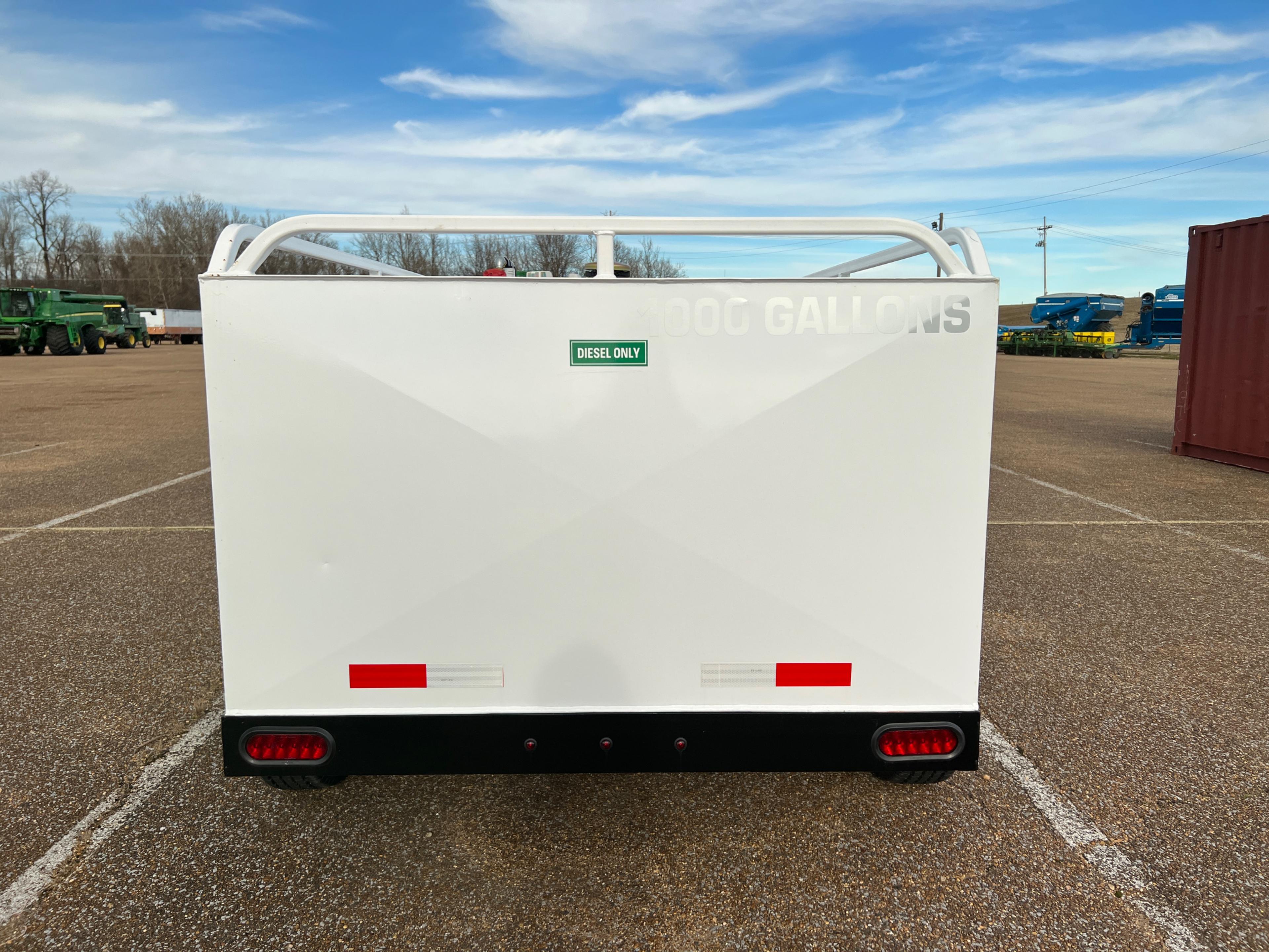 1000 Gal Fuel Trailer w/Pump & 75 Gal Def Tank (White)