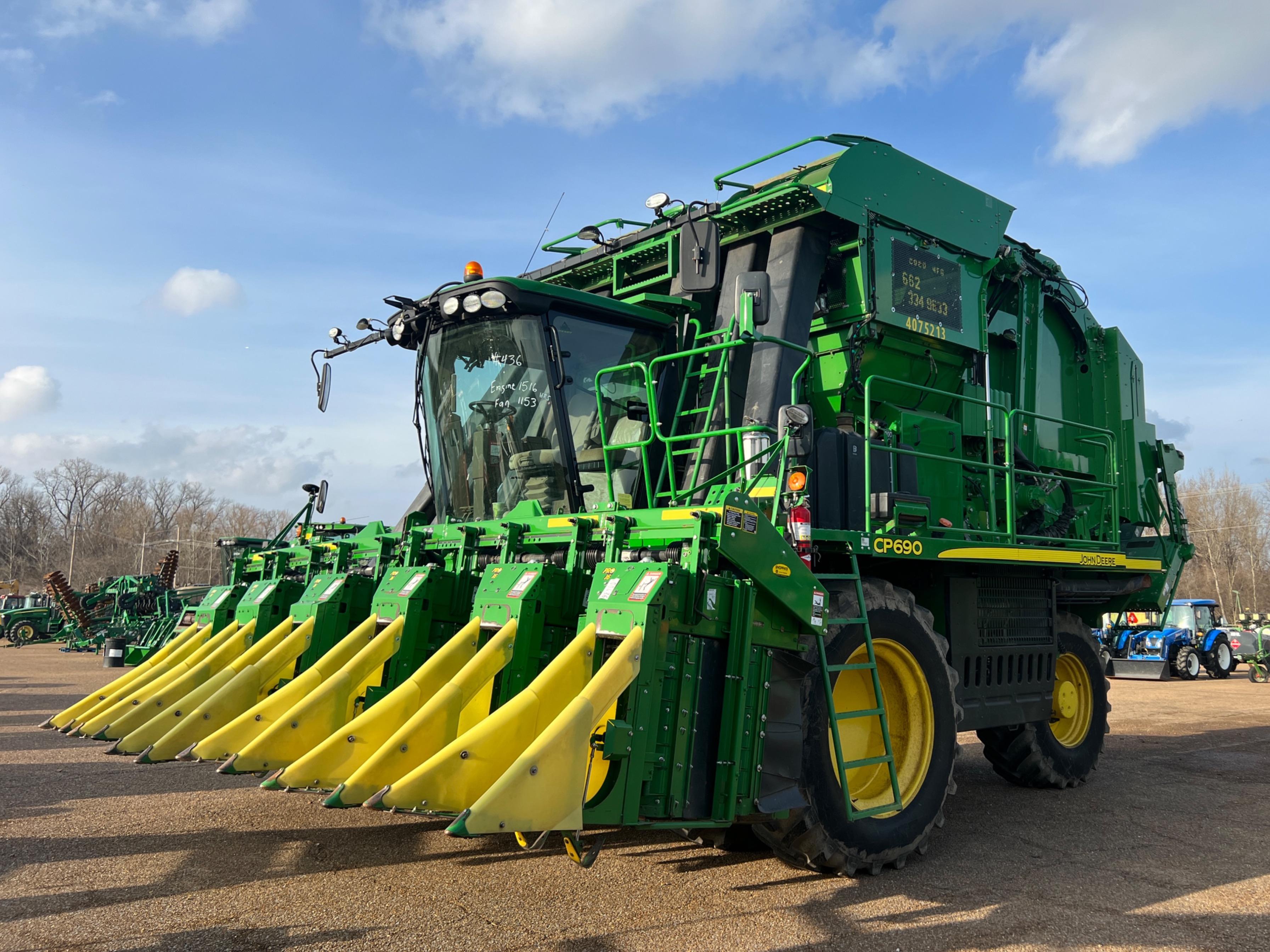 2019 John Deere CP690 Cotton Picker