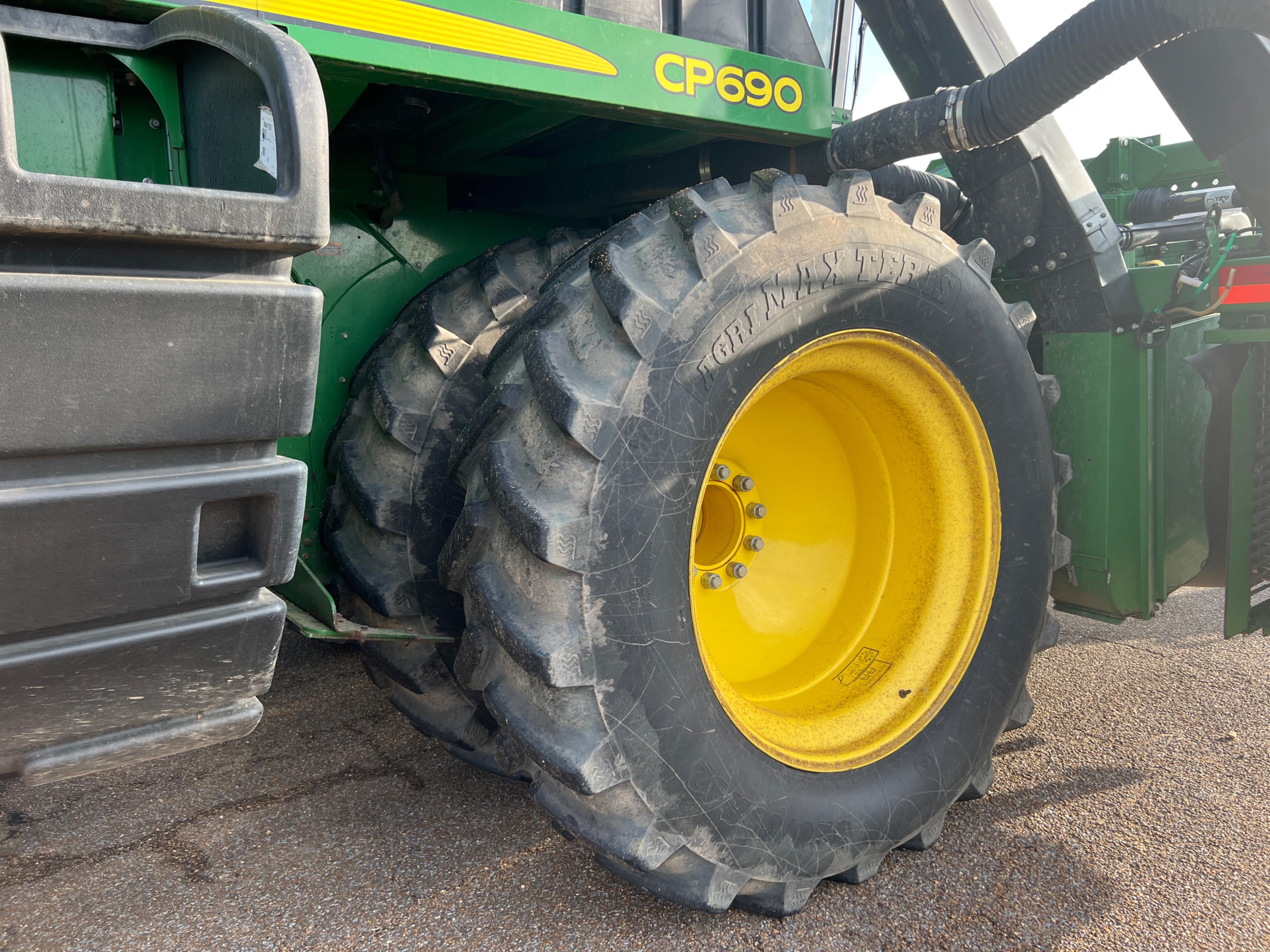 2019 John Deere CP690 Cotton Picker