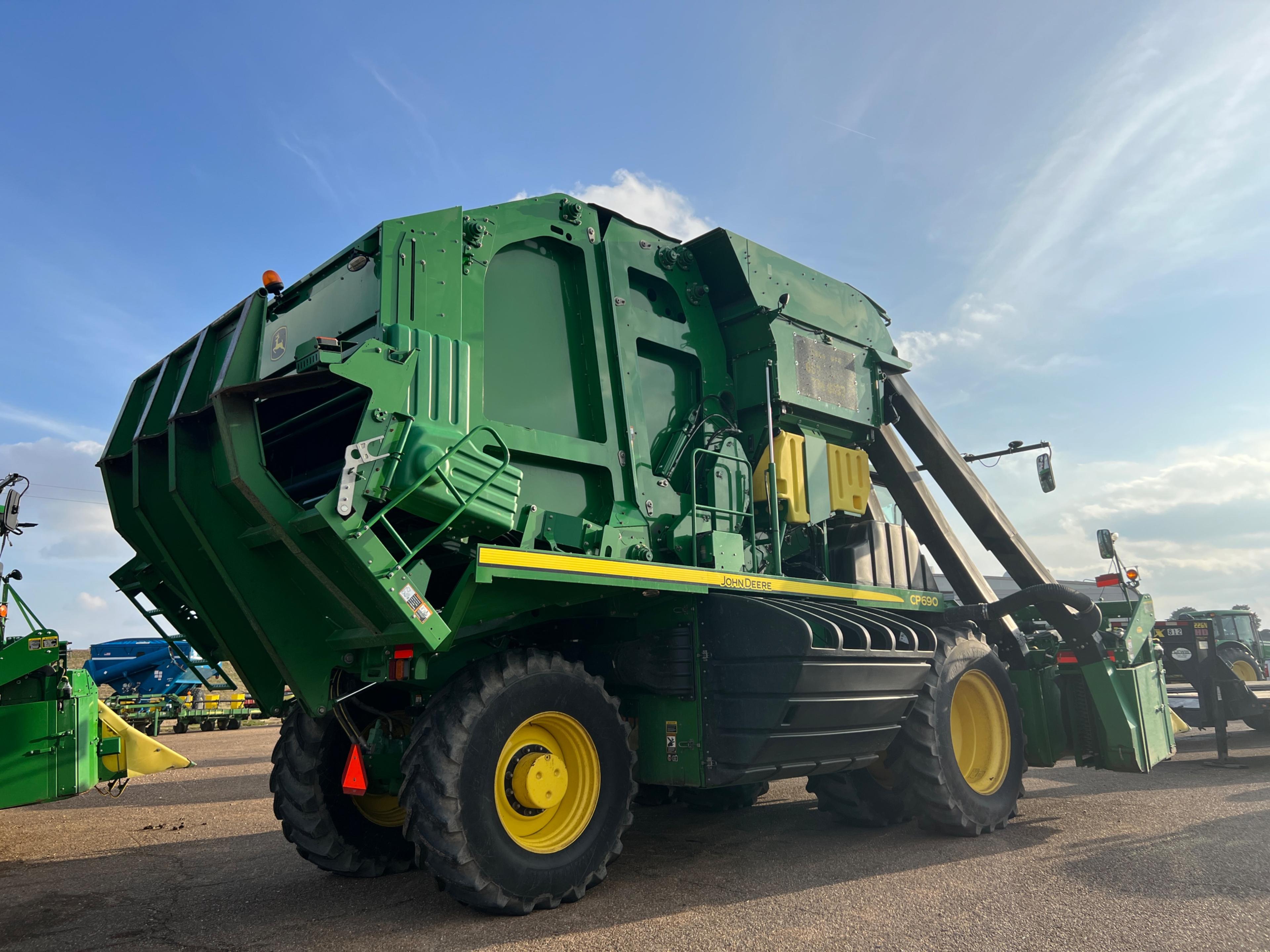 2019 John Deere CP690 Cotton Picker