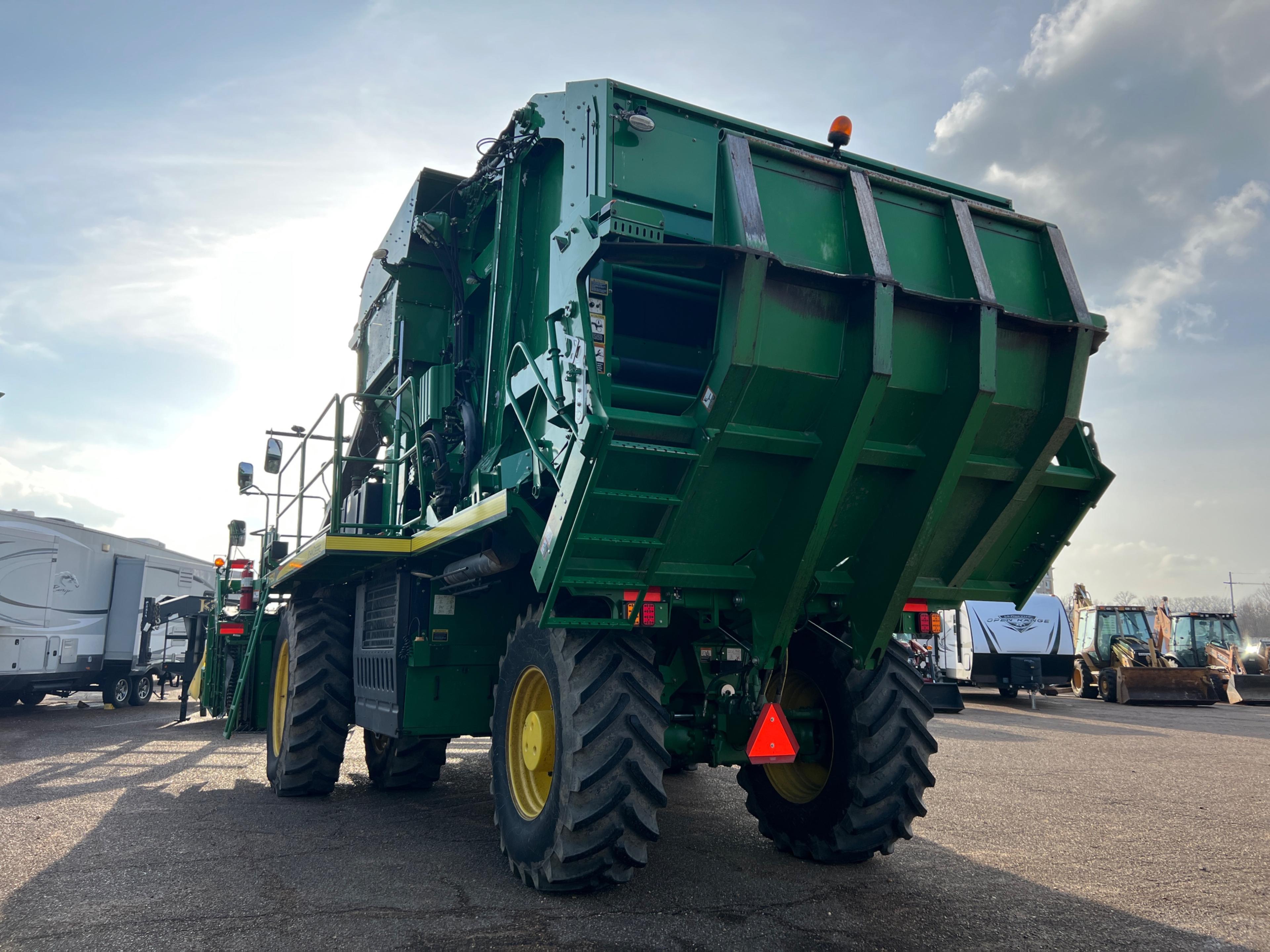 2019 John Deere CP690 Cotton Picker