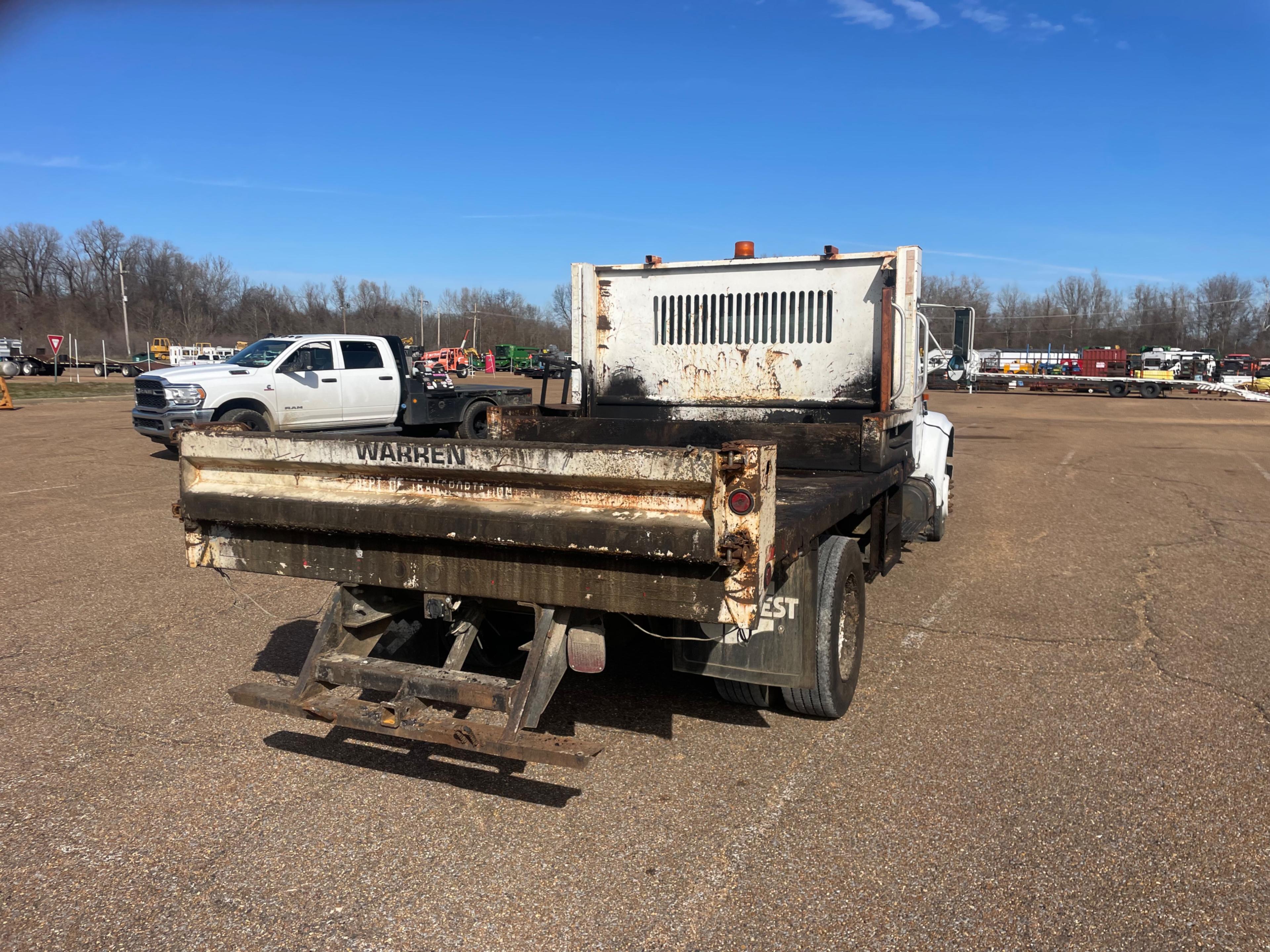 1999 International 4700 Truck