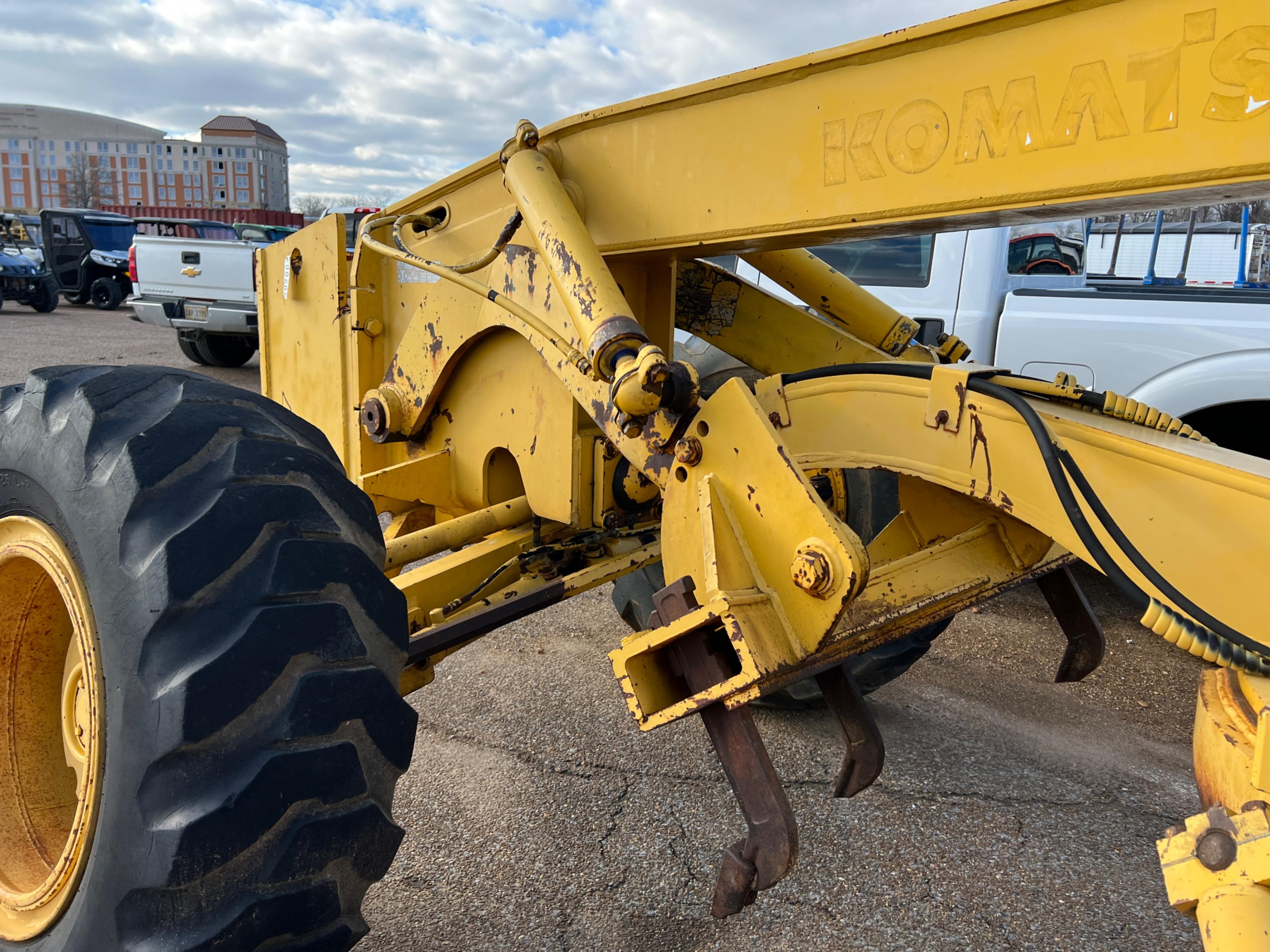 Komatsu GD530A Grader