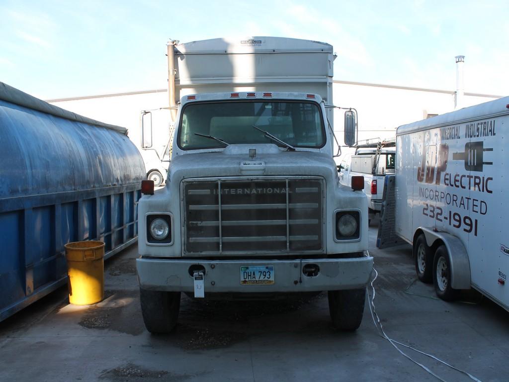 INTERNATIONAL 1978 F1954 6x4 TANDEM AXLE GRAIN TRUCK