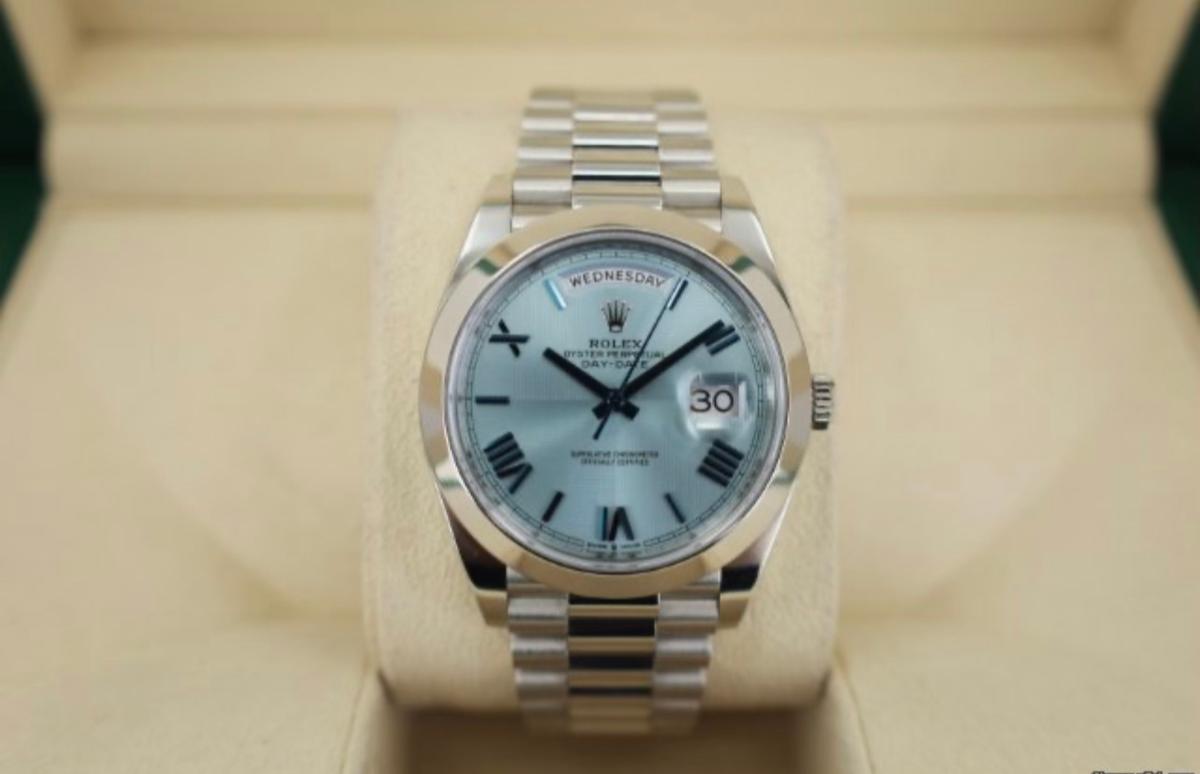 New Platinum 40mm DayDate 'Blue Dial' Rolex comes with Box & Papers