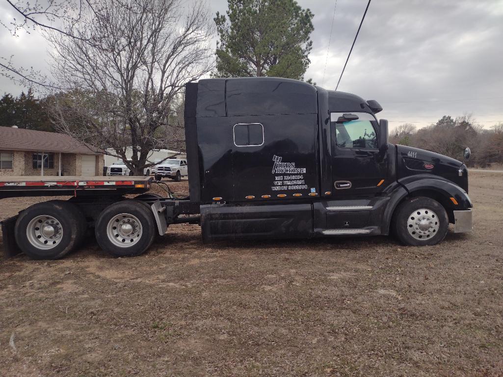 2015 Peterbilt 579 with Paccar Engine