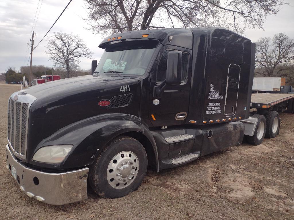 2015 Peterbilt 579 with Paccar Engine