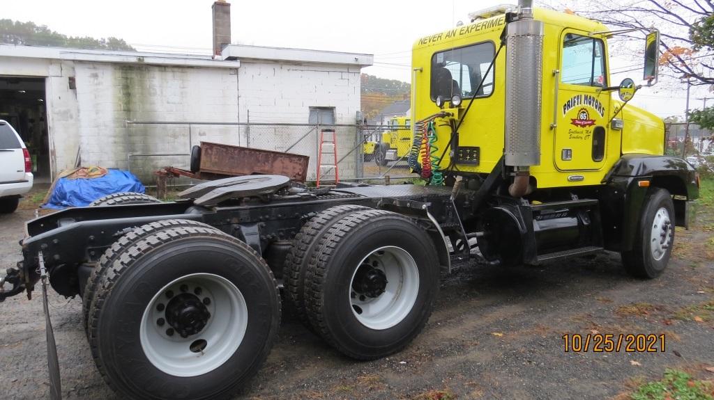 1997 Freightliner Tractor W/10 Speed Eaton Fuller