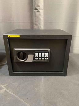 Home/Auctions/Online Auction - March 29th - Galax Va /0.65 Cuft Small Fireproof Safe Box for HOME