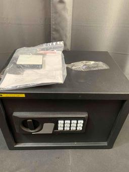 Home/Auctions/Online Auction - March 29th - Galax Va /0.65 Cuft Small Fireproof Safe Box for HOME