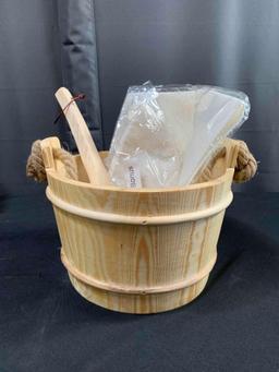 Sauna Bucket and Ladle 5 Liter (1.3 Gallon), Sauna Bucket, Finnish Pine Wooden Spa Accessories with