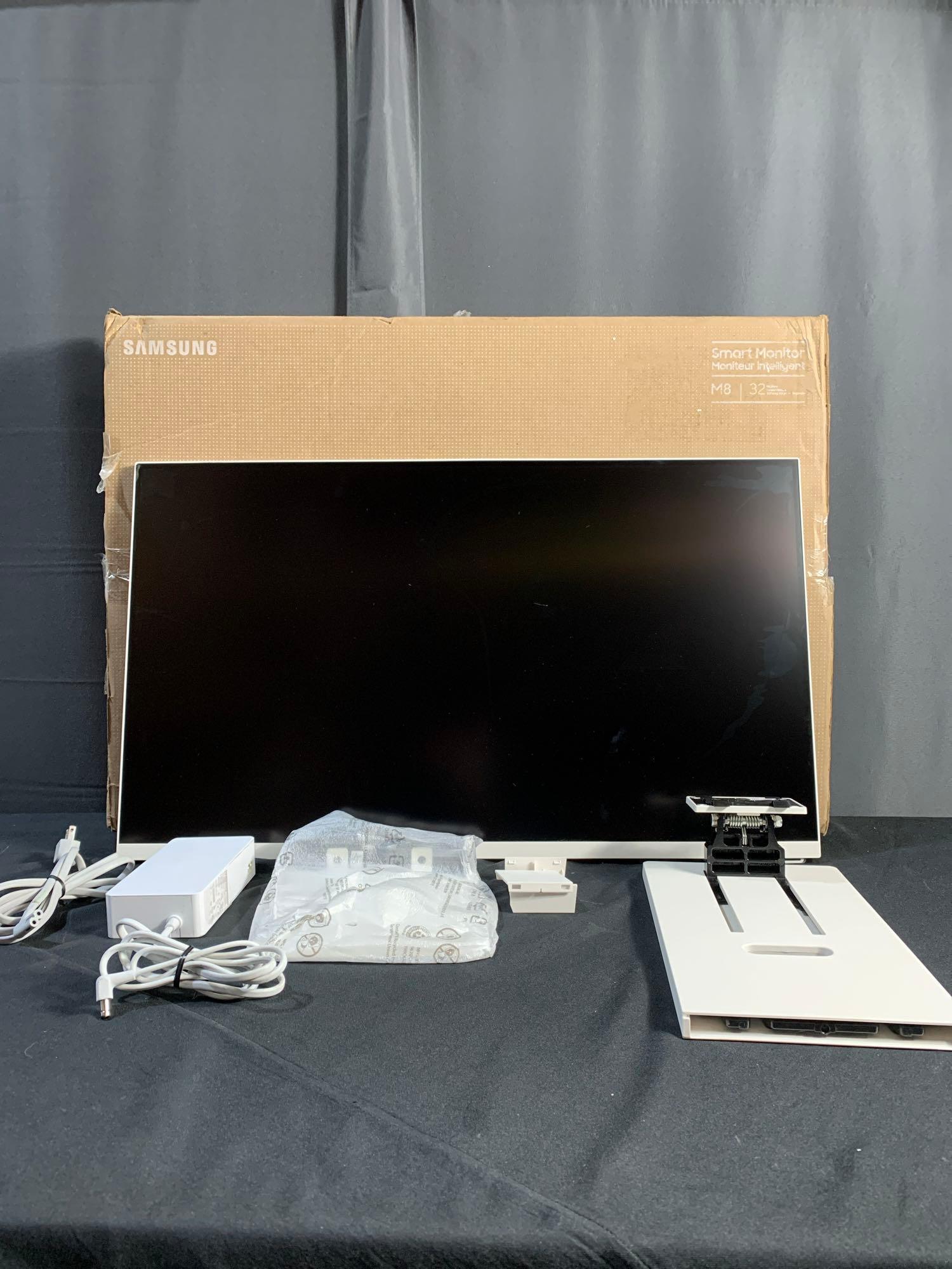 SAMSUNG 32" M80B 4K UHD HDR Smart Computer Monitor