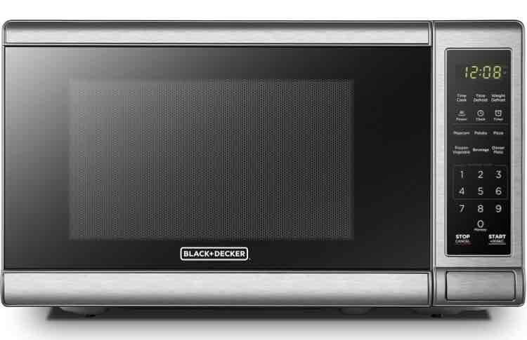 BLACK+DECKER EM720CB7 Digital Microwave Oven with Turntable Push-Button Door