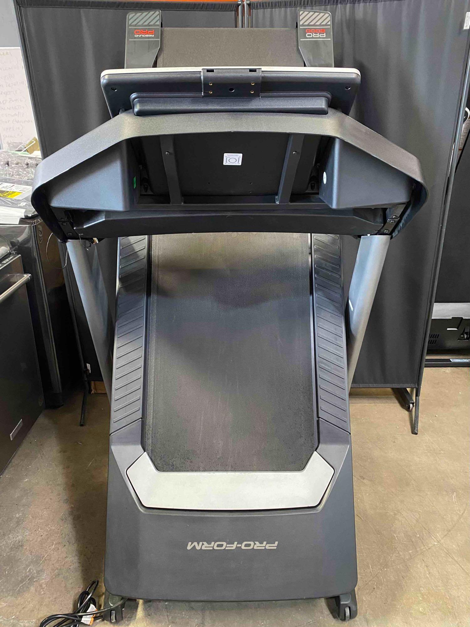 ProForm Pro 2000 Incline Treadmill