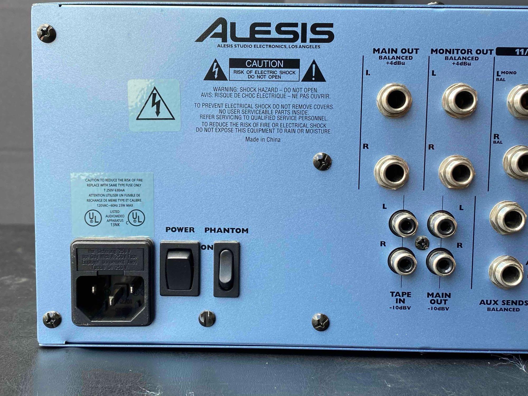 Alesis MultiMix 12R Rockmount Mixer/Microphone Preamplifier