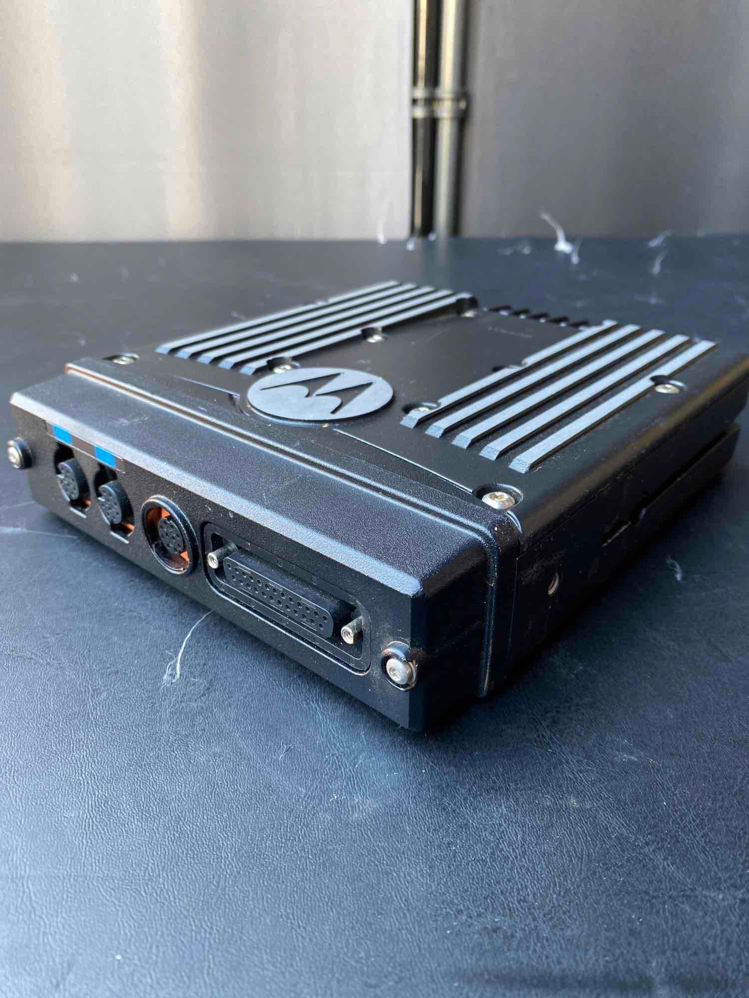 MOTOROLA 800 MHz Radio