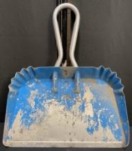 Bulldozer 17 Aluminum Dust Pan