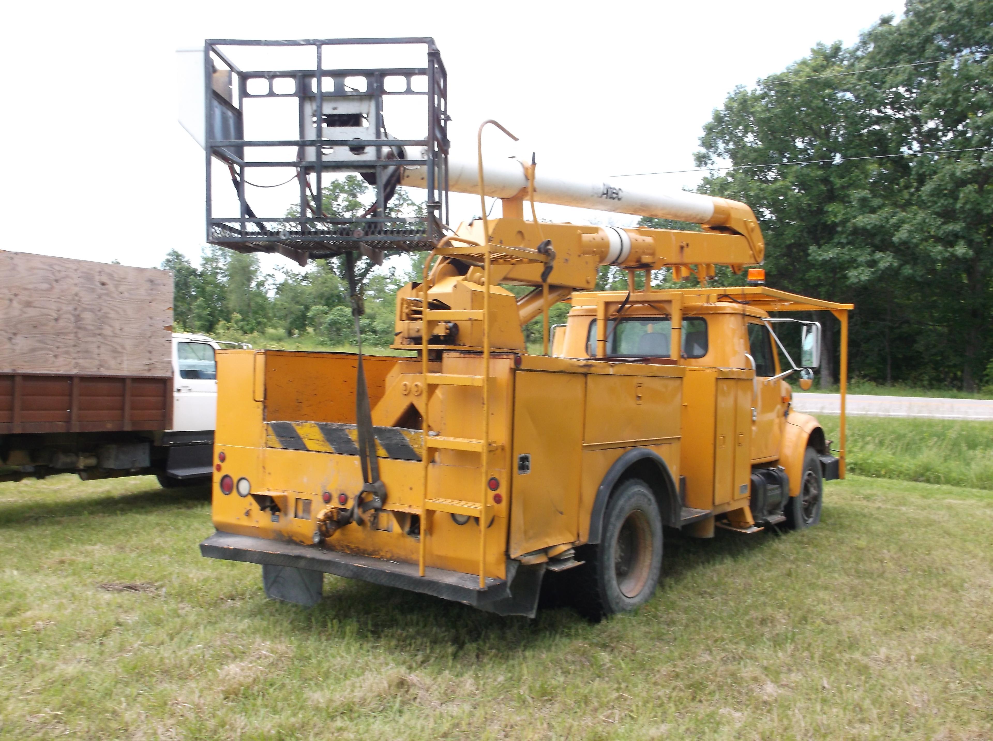 1995 International 4900 Bucket Truck