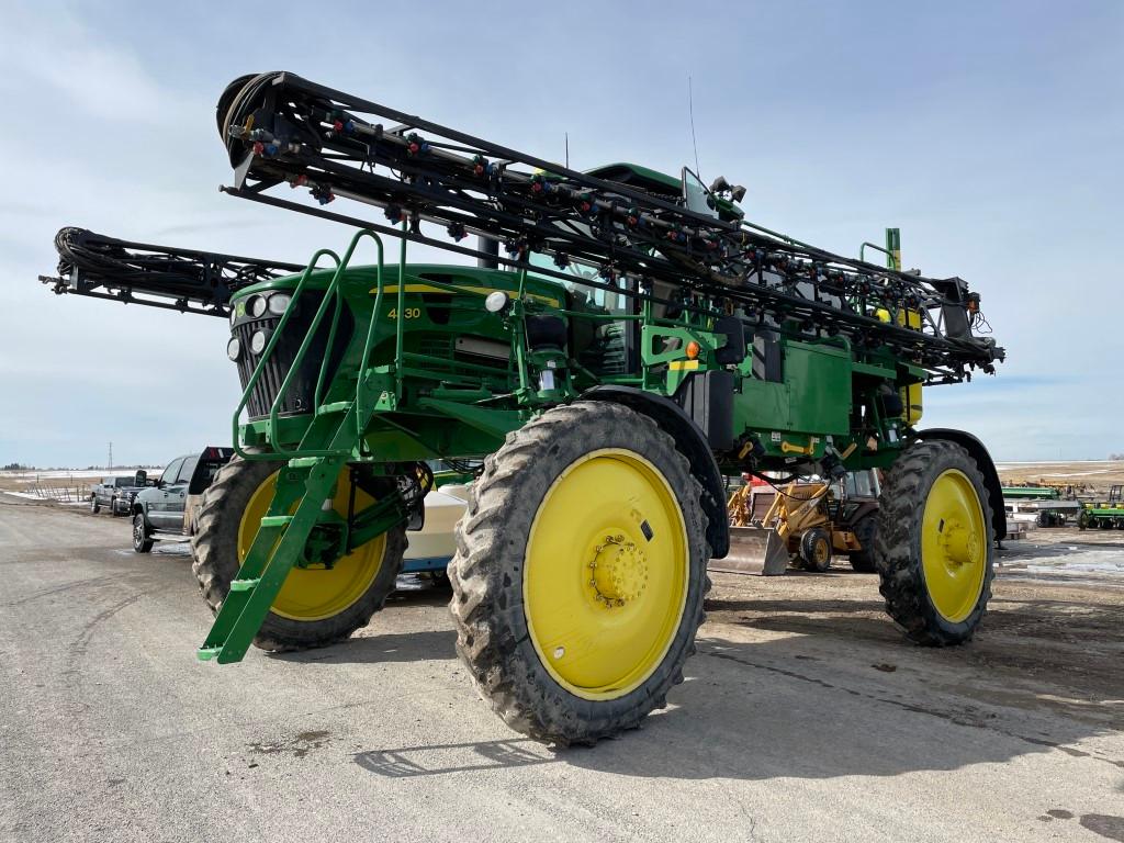 John Deere 4830 Self-Propelled Sprayer