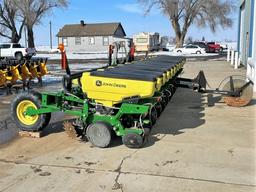 John Deere 1735 Air Planter