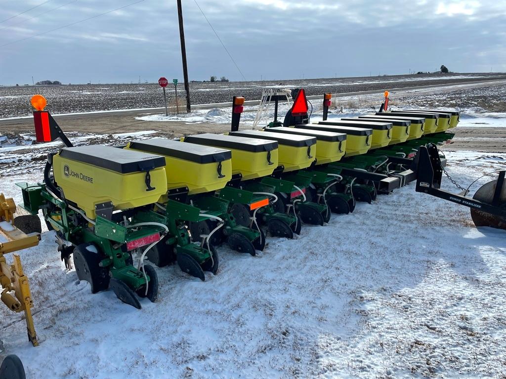 John Deere 1735 Air Planter