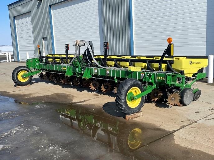 John Deere 1735 Air Planter