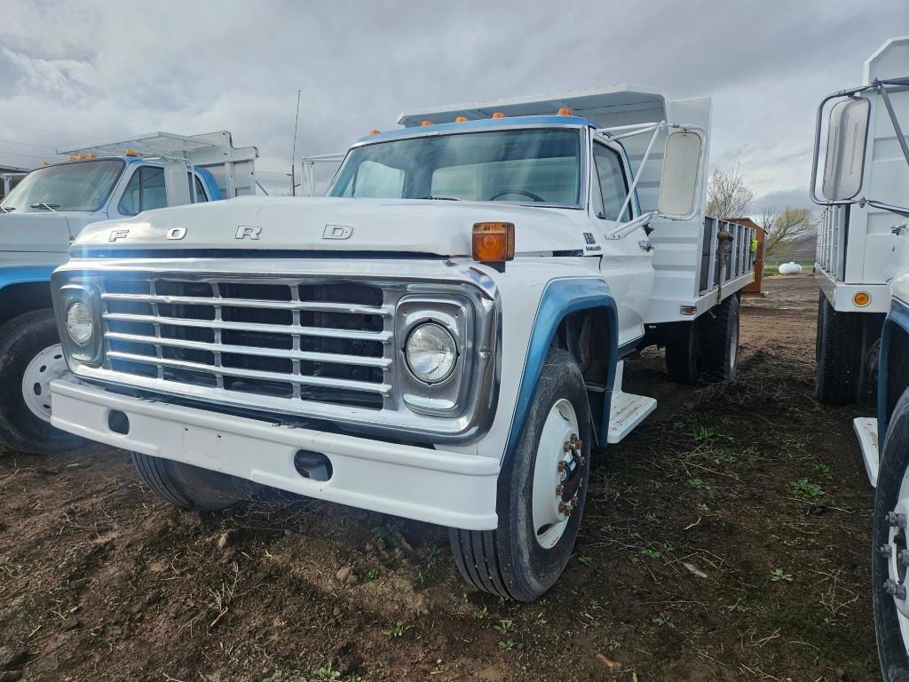 1977 Ford F750 6 Wheel Truck