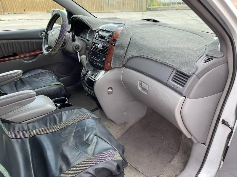 2004 Toyota Sienna XLE 4 Door SUV