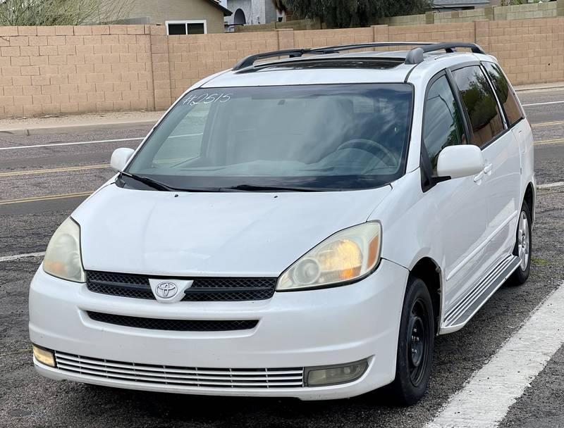 2004 Toyota Sienna XLE 4 Door SUV