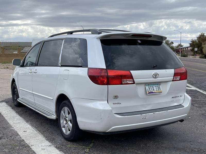 2004 Toyota Sienna XLE 4 Door SUV