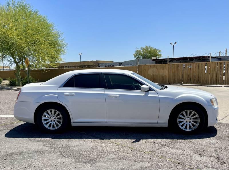 2011 Chrysler 300 4 Door Sedan