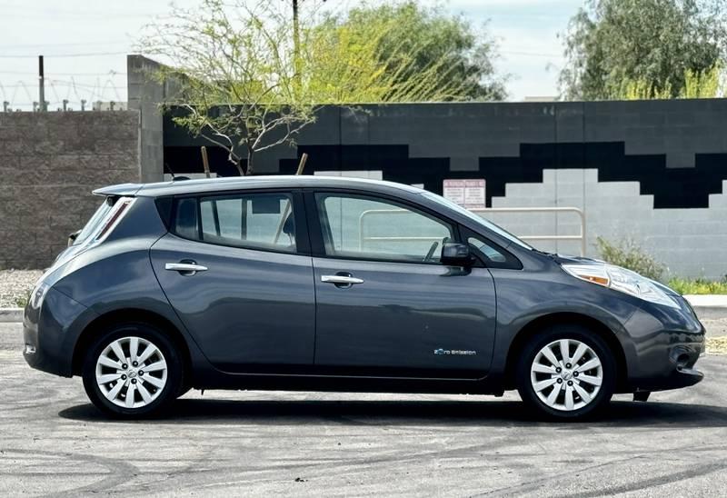 2013 Nissan LEAF SV 4 Door Hatchback