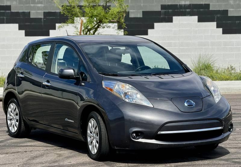 2013 Nissan LEAF SV 4 Door Hatchback