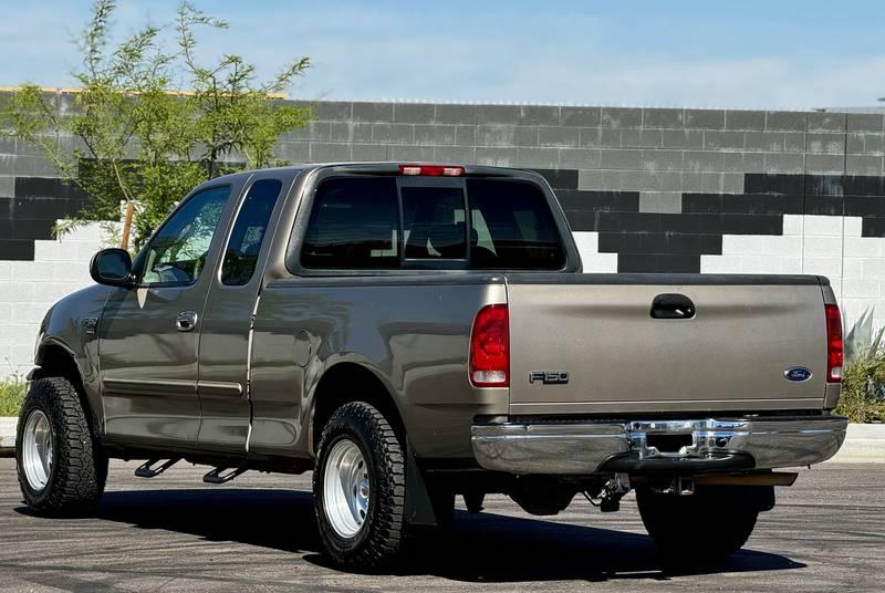 2002 Ford F-150 XLT 4 Door Extended Cab Pickup Truck